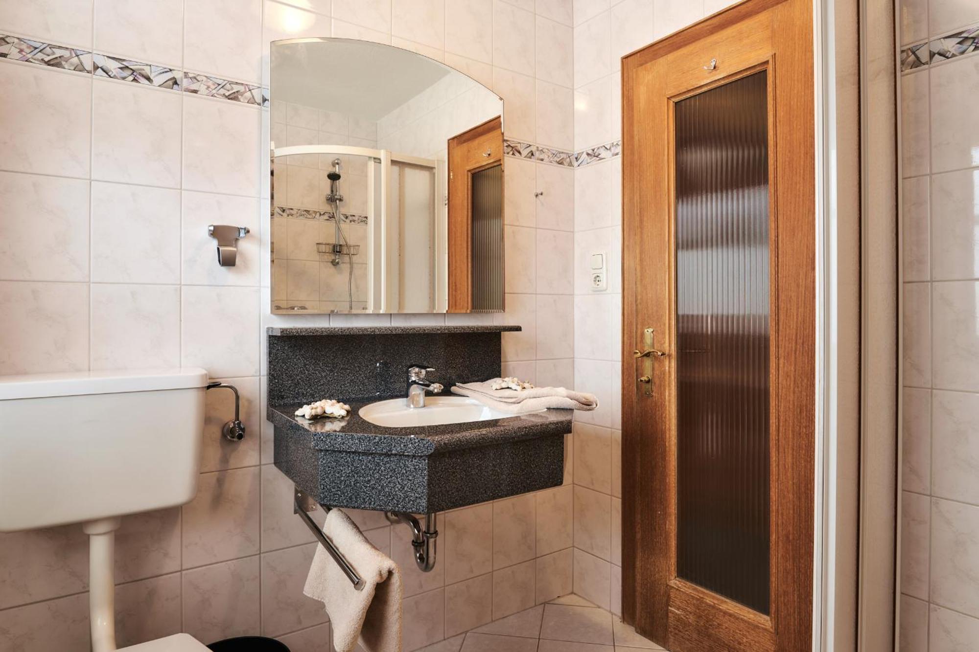 Heiterwanger Hof Appartments Ngoại thất bức ảnh
